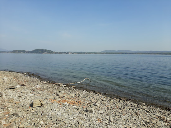 Spiaggia Castellaccio di Villa Lesa