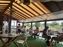 Atmosphère du Restaurant Le Cabanon du Pêcheur à Saint-Vivien-de-Médoc - n°13