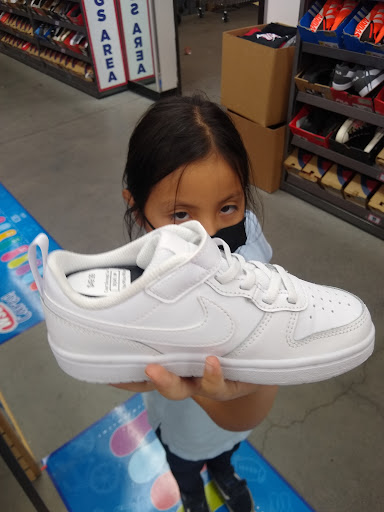 Shoe Store «WSS», reviews and photos, 460 San Fernando Mission Blvd, San Fernando, CA 91340, USA