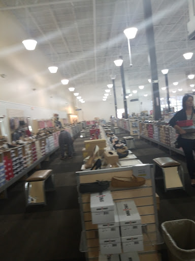 Shoe Store «DSW Designer Shoe Warehouse», reviews and photos, 1300 Huguenot Rd, Midlothian, VA 23113, USA