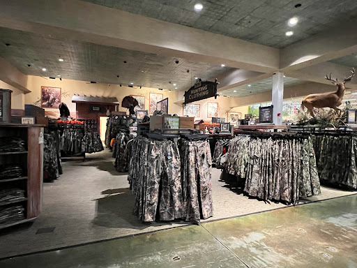 Sporting Goods Store «Bass Pro Shops», reviews and photos, 10040 Gulf Center Dr, Fort Myers, FL 33913, USA