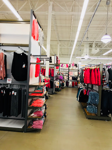 Clothing Store «Old Navy», reviews and photos, 141 Tuckahoe Rd, Sewell, NJ 08080, USA