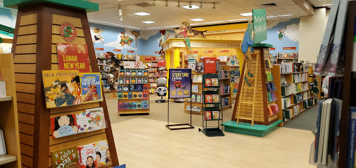 Book Store «Barnes & Noble Booksellers East Brunswick», reviews and photos, 753 New Brunswick Ave, East Brunswick, NJ 08816, USA