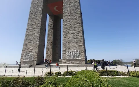 Canakkale Martyrs Monument image