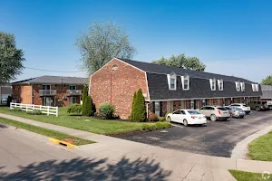 Oxford West Apartments image