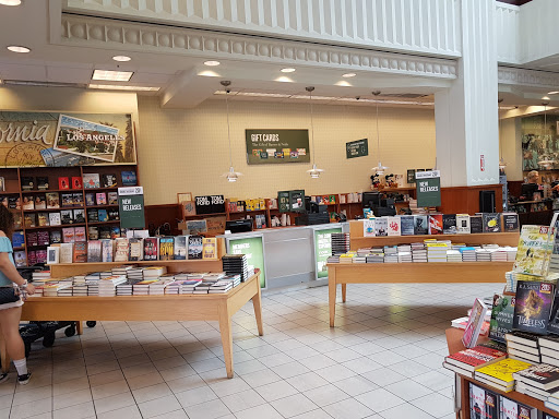 Shopping Mall «The Grove», reviews and photos, 189 The Grove Dr, Los Angeles, CA 90036, USA