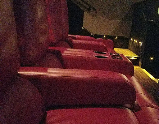 Shopping Mall «Woodlands Square», reviews and photos, 3150 Tampa Rd, Oldsmar, FL 34677, USA