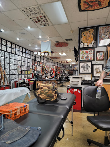 Tattoo Shop «Hellcat Tattoo», reviews and photos, 1896 Palm Beach Lakes Blvd #100, West Palm Beach, FL 33409, USA