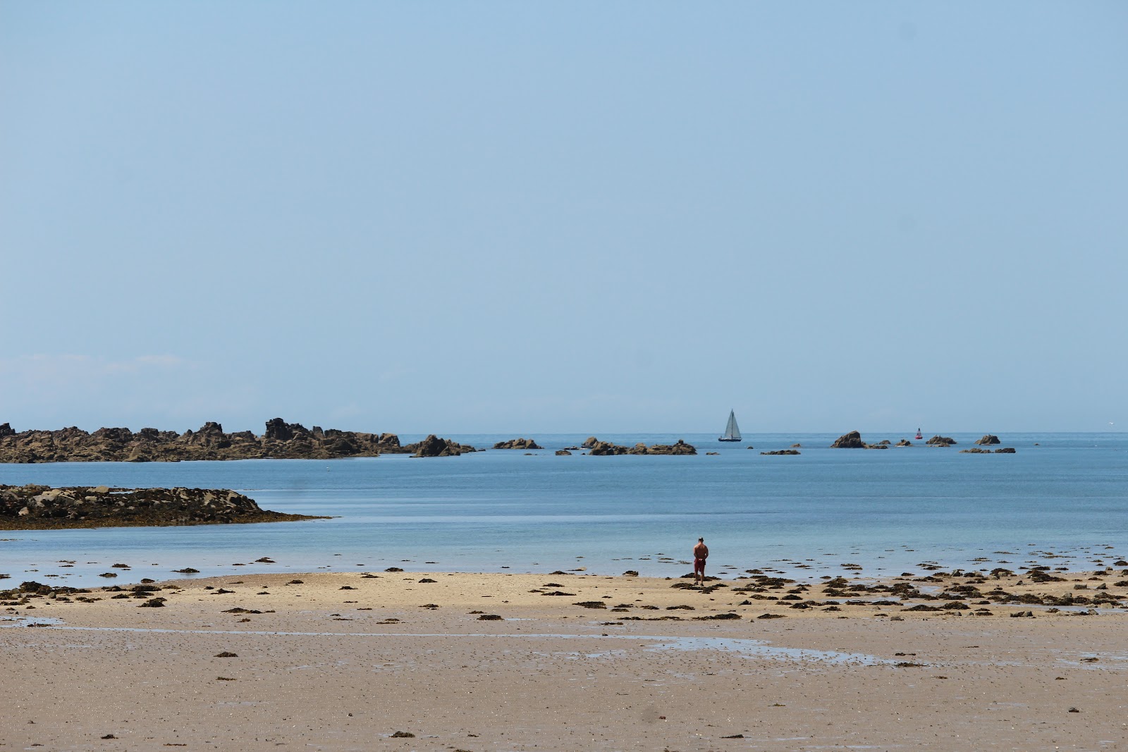 Foto von Green Island Beach mit heller sand Oberfläche