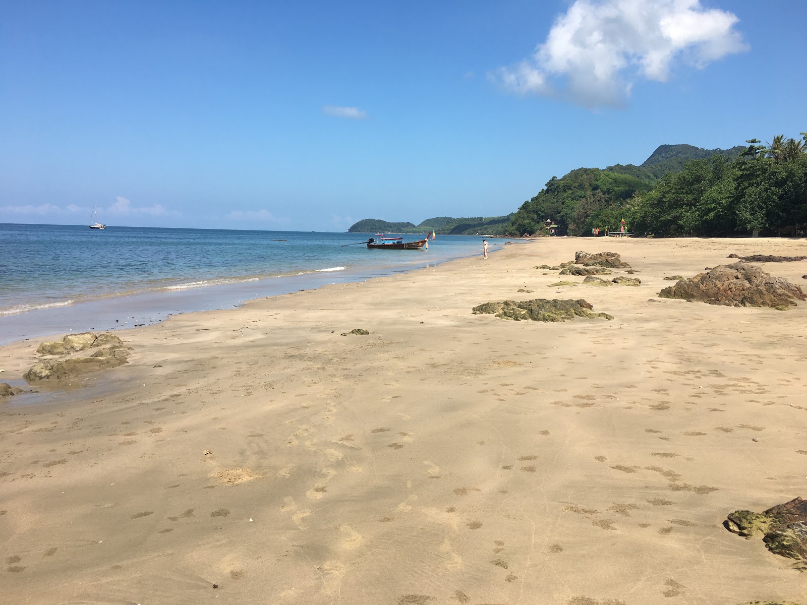 Fotografija Ting-rai Beach z prostorna obala