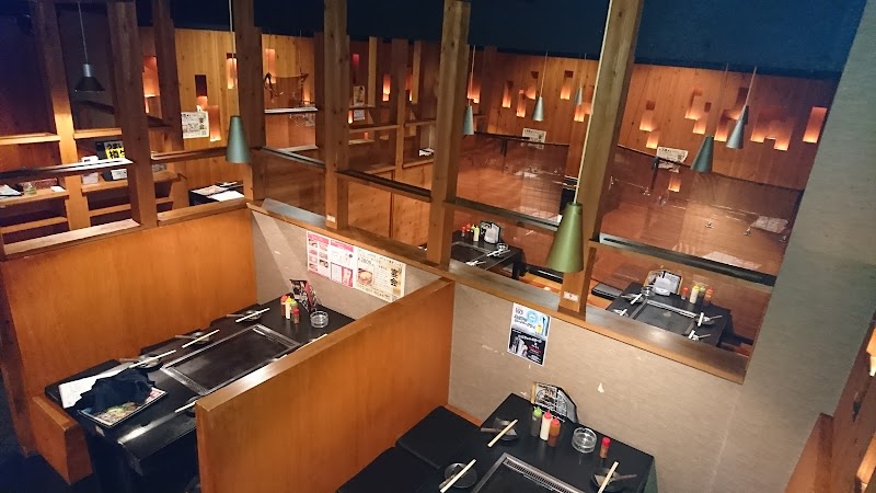 二条駅前 お好み焼・鉄板焼居酒屋 中々 Okonomiyaki Restaurant