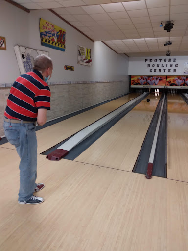 Bowling Alley «Peotone Bowling Center», reviews and photos, 210 N 2nd St, Peotone, IL 60468, USA