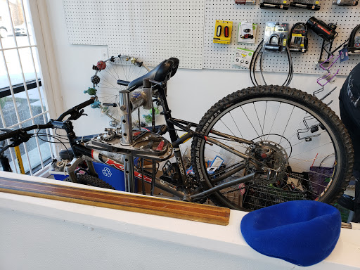 Bicycle Repair Shop «Bicycle Doctor», reviews and photos, 133 Grand St, Brooklyn, NY 11211, USA