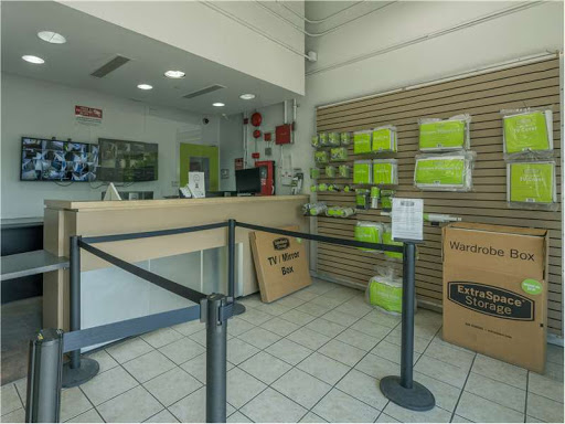 Self-Storage Facility «Secure Self Storage», reviews and photos, 1725 W Farms Rd, Bronx, NY 10460, USA