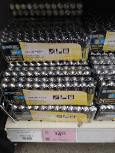 Hardware Store «Harbor Freight Tools», reviews and photos, 1019 N State College Blvd, Anaheim, CA 92806, USA