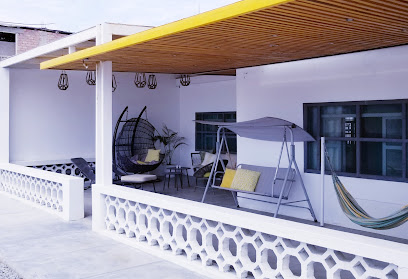 BRET HOUSE, Hospedaje y alquiler de casa en playa Tortugas.