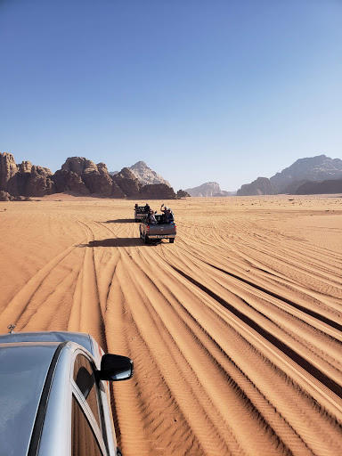 Bus Tour Agency «Rek Travel, LLC», reviews and photos, 5825 W Irving Park Rd, Chicago, IL 60634, USA