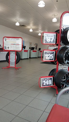 Tire Shop «Discount Tire Store - Saint Paul, MN», reviews and photos, 1350 University Ave W, St Paul, MN 55104, USA