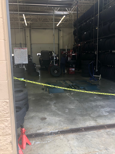 Tire Shop «Walmart Tires & Auto Parts», reviews and photos, 2220 NJ-27, Edison, NJ 08817, USA