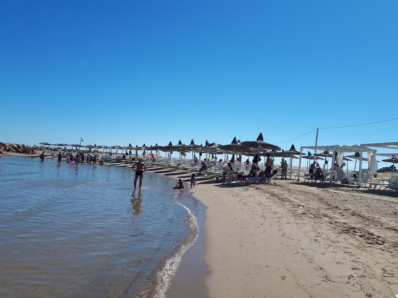 Foto von Campo di Mare beach mit mittlere buchten