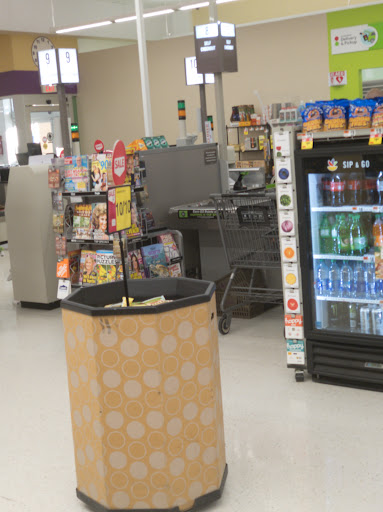 Grocery Store «Stop & Shop», reviews and photos, 209 N Main St, Andover, MA 01810, USA