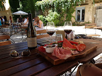 Atmosphère du Restaurant All'Osteria à Saint-Rémy-de-Provence - n°1