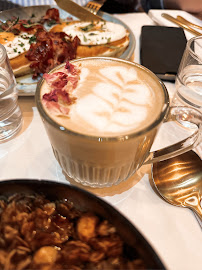 Cappuccino du Restaurant servant le petit-déjeuner Bon Bouquet Café à Paris - n°8