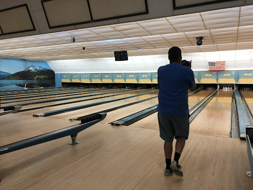 Bowling Alley «Lucky Strike Lanes Inc», reviews and photos, 185 Stafford Rd, Mansfield Center, CT 06250, USA