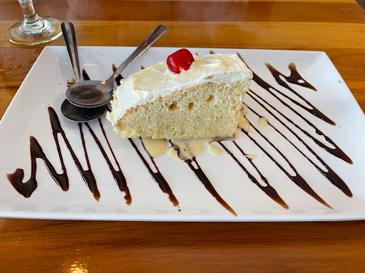 Latin American Restaurant «De La Vega Restaurante y Galeria», reviews and photos, 128 N Woodland Blvd, DeLand, FL 32720, USA