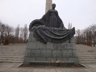 Памятник советским войнам