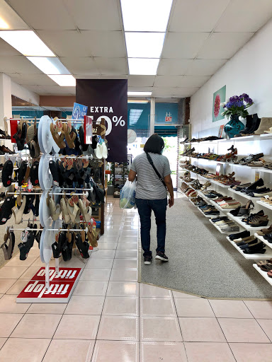 Shoe Store «SAS Shoes», reviews and photos, 44 Miracle Mile, Coral Gables, FL 33134, USA