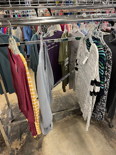 Thrift Store «Goodwill Central Texas - Dripping Springs», reviews and photos, 100 Commons Rd #2, Dripping Springs, TX 78620, USA