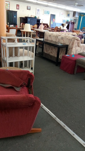 Non-Profit Organization «Society of St. Vincent de Paul - Mesa Thrift Store», reviews and photos, 2352 W Main St, Mesa, AZ 85201, USA