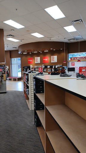 Shoe Store «Famous Footwear», reviews and photos, 2018 S Commons, Federal Way, WA 98003, USA