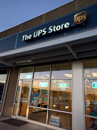 Shipping and Mailing Service «The UPS Store», reviews and photos, 100 Andover Park W #150, Tukwila, WA 98188, USA