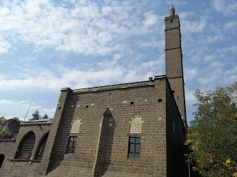 Saray Kapi