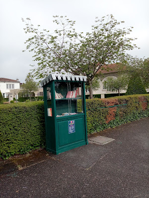 Boîte à dons à Angoulême