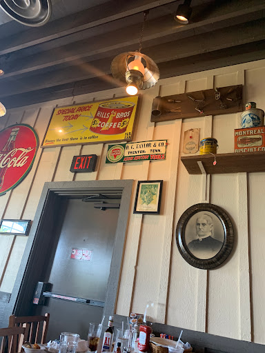 American Restaurant «Cracker Barrel Old Country Store», reviews and photos, 45525 N Interstate 94 Service Dr, Belleville, MI 48111, USA