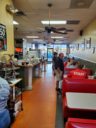 Shopping Mall «Mt Dora Plaza Shopping Center», reviews and photos, 2700 W Old US Hwy 441, Mt Dora, FL 32757, USA