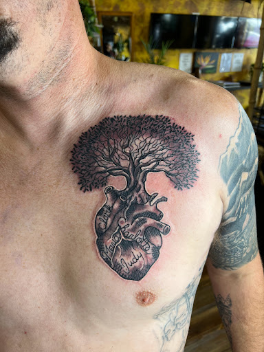 Tattoo Shop «Scratch The Surface Tattoo», reviews and photos, 6550 International Dr #111, Orlando, FL 32819, USA