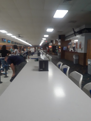Bowling Alley «Buffaloe Lanes North Family Bowling Center», reviews and photos, 5900 Oak Forest Dr, Raleigh, NC 27616, USA