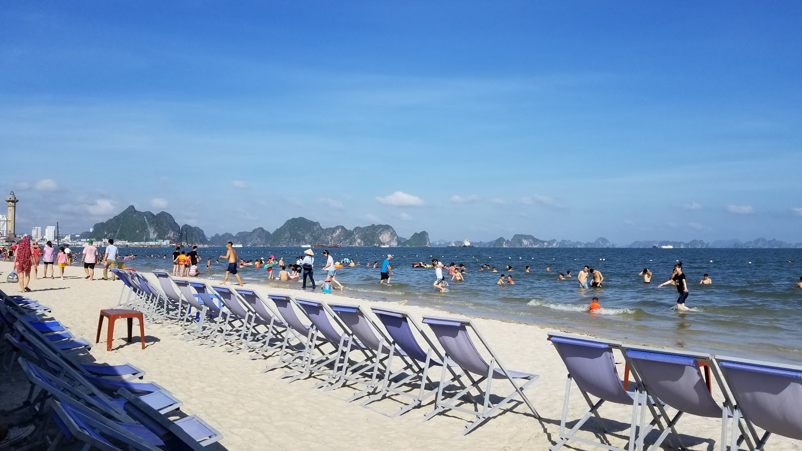 Foto van Bai Chay Beach voorzieningenruimte