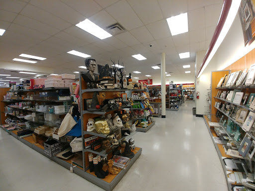 Esplanade Shopping Center image