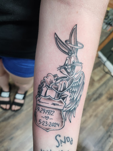 Explore tattoo ideas for marines, creative tattoo ideas in Vincennes, available at Silver Owl Tattoo