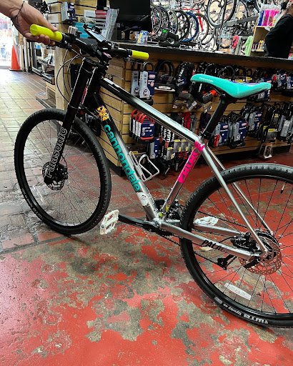 Bicycle Store «Tread Bike Shop», reviews and photos, 250 Dyckman St, New York, NY 10034, USA