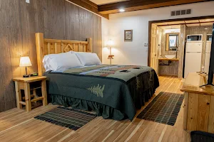 Phelps Lakeview Lodge image