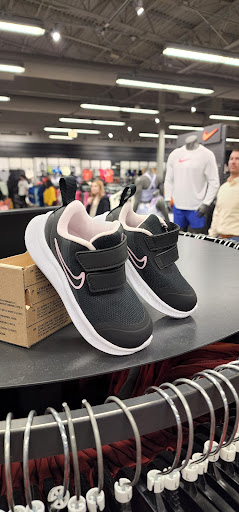 Sporting Goods Store «Nike Factory Store», reviews and photos, 3000 Grapevine Mills Pkwy #611, Grapevine, TX 76051, USA