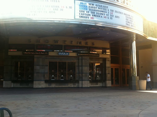 Movie Theater «Edwards Valencia 12 & IMAX», reviews and photos, 24435 Town Center Dr, Santa Clarita, CA 91355, USA