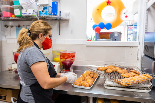 Donut Shop «Dough In The Box», reviews and photos, 3184 Austell Rd SW, Marietta, GA 30008, USA