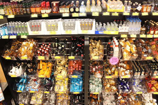 Liquor Store «Cardinal Wine & Spirits», reviews and photos, 1616 W Algonquin Rd, Hoffman Estates, IL 60192, USA